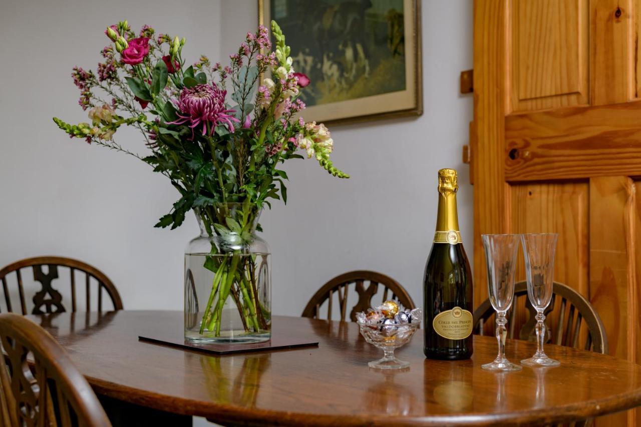 Luccombe Farm Holiday Cottages Milton Abbas Exteriör bild