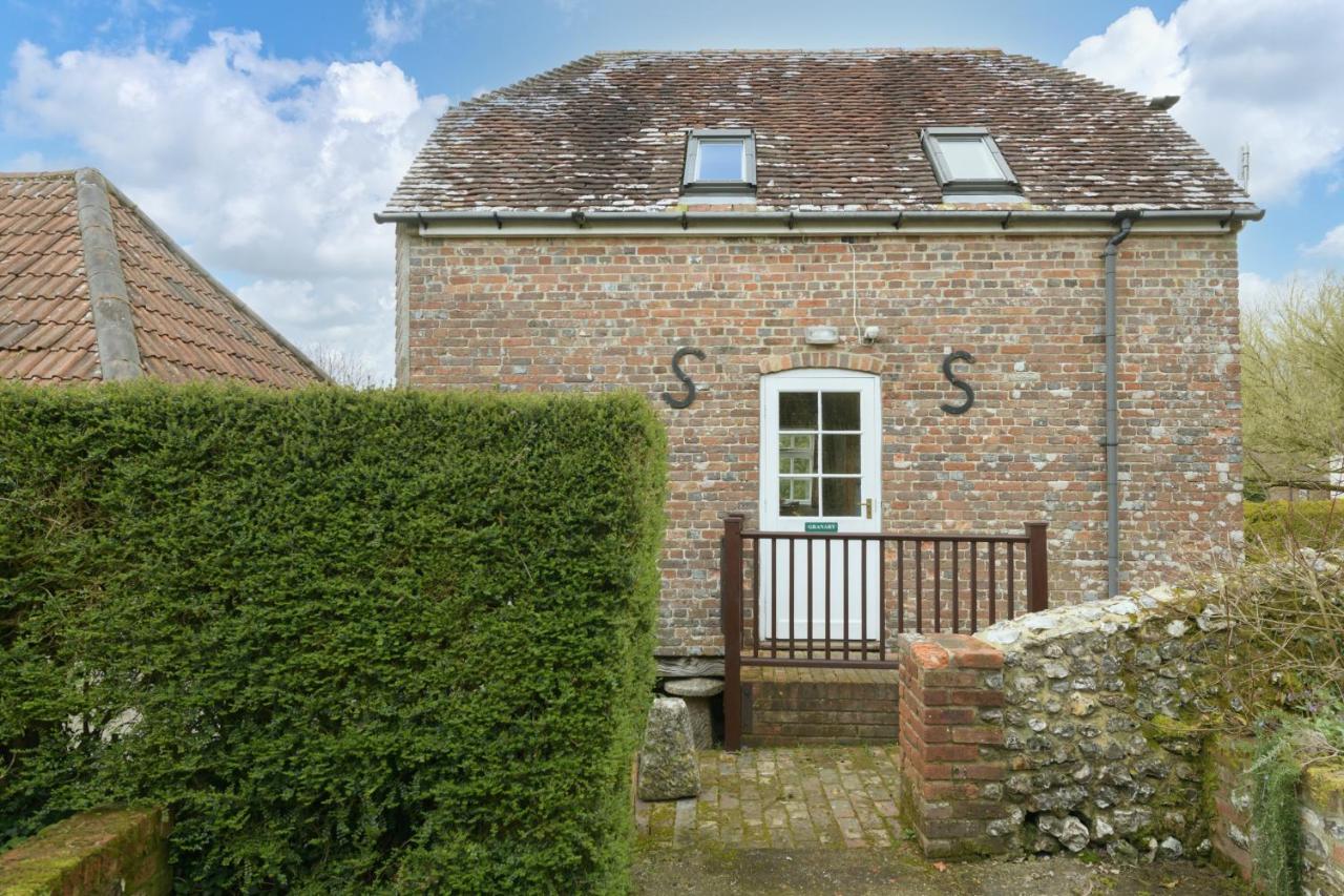 Luccombe Farm Holiday Cottages Milton Abbas Exteriör bild