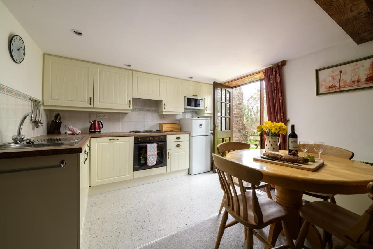 Luccombe Farm Holiday Cottages Milton Abbas Exteriör bild