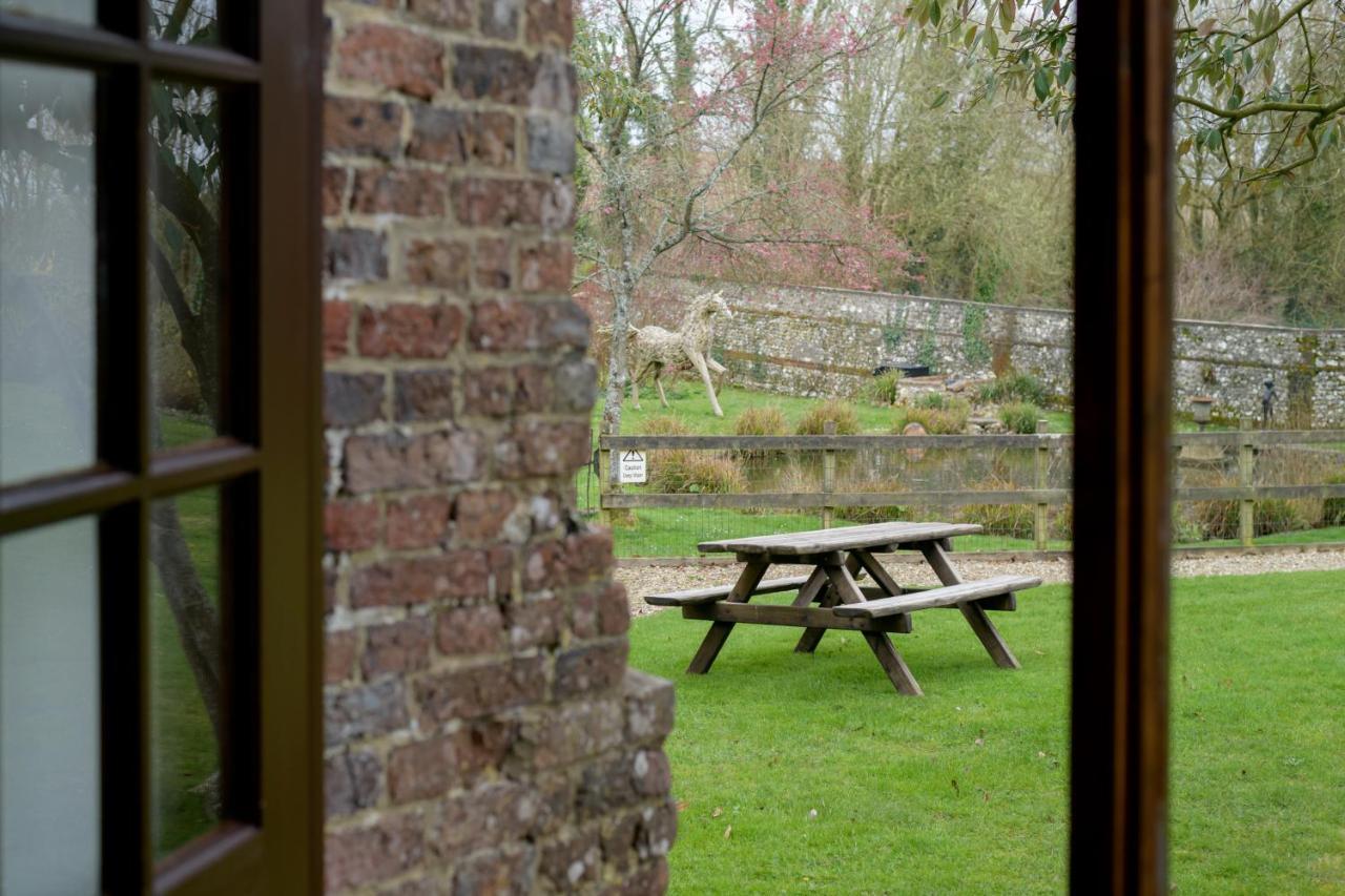 Luccombe Farm Holiday Cottages Milton Abbas Exteriör bild